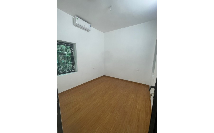 CHO THUÊ NHÀ NGÕ Ô TÔ THÁI THỊNH, ĐỐNG ĐA 2 TẦNG, 90M2, 4 NGỦ, 1 WC, 15 TRIỆU